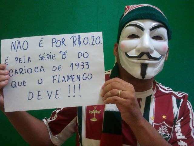 Ganhou o Brasileirão pelo Flamengo, joga na segunda divisão e