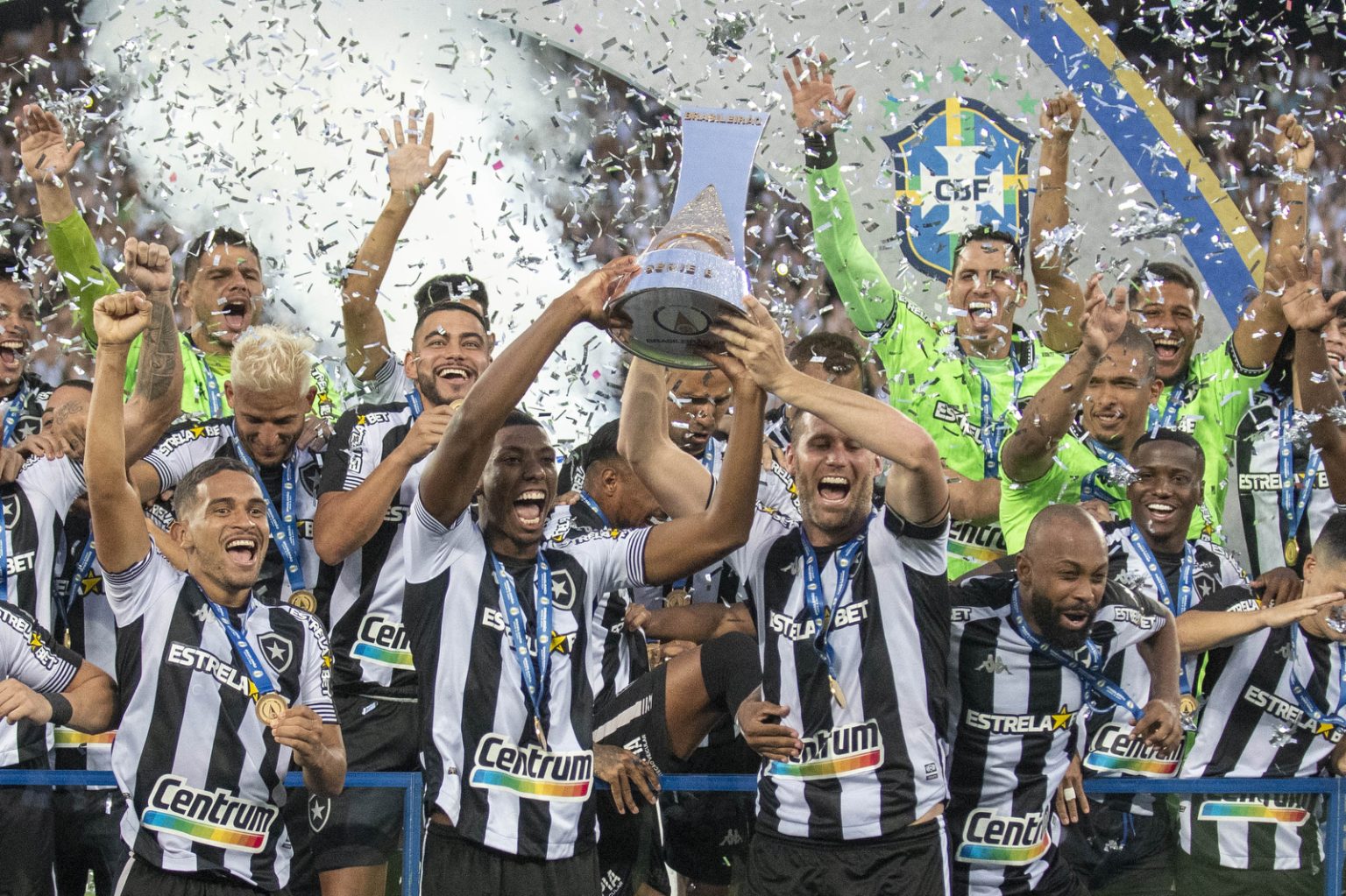 Botafogo E A Entrega Da Taça De Campeão Da Série B Fim De Jogo