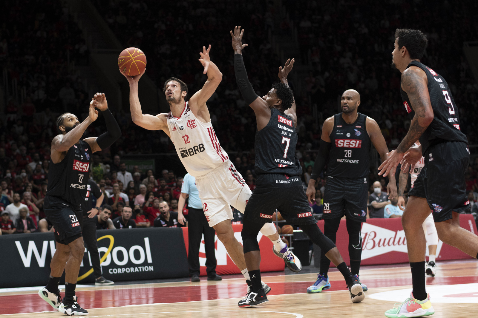 Flamengo vence Franca em casa e força 4º jogo nas finais do NBB