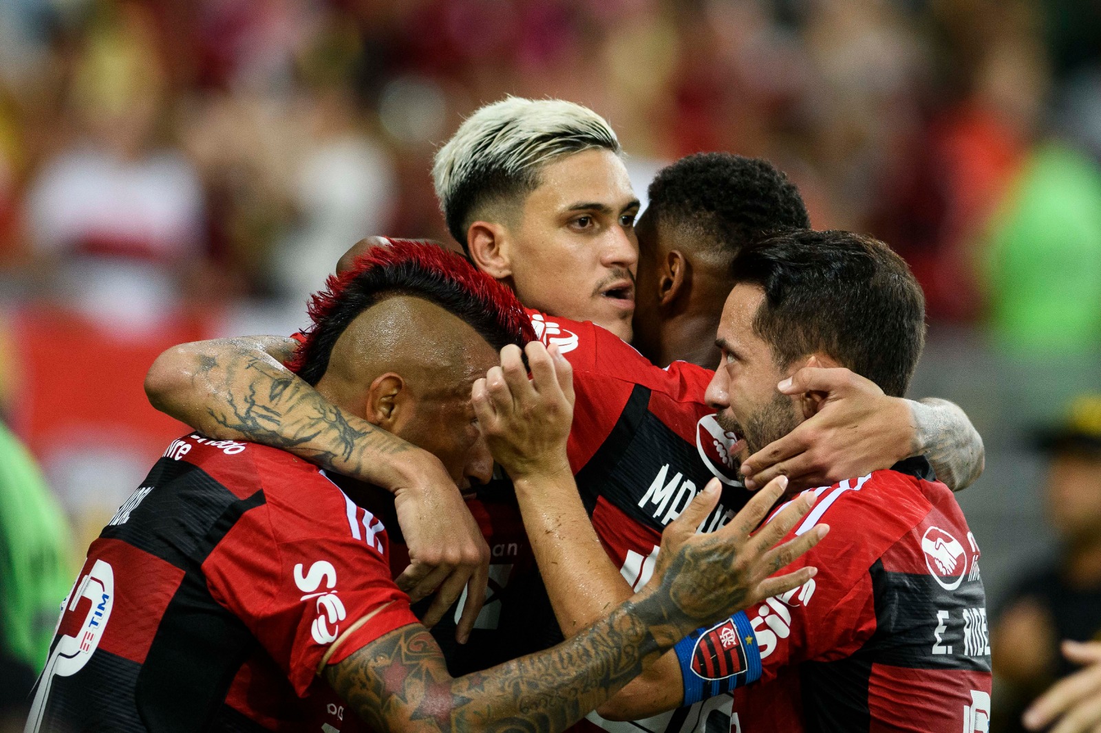 Flamengo vence o Vasco por 3 a 1 e está na final do Carioca - Fim