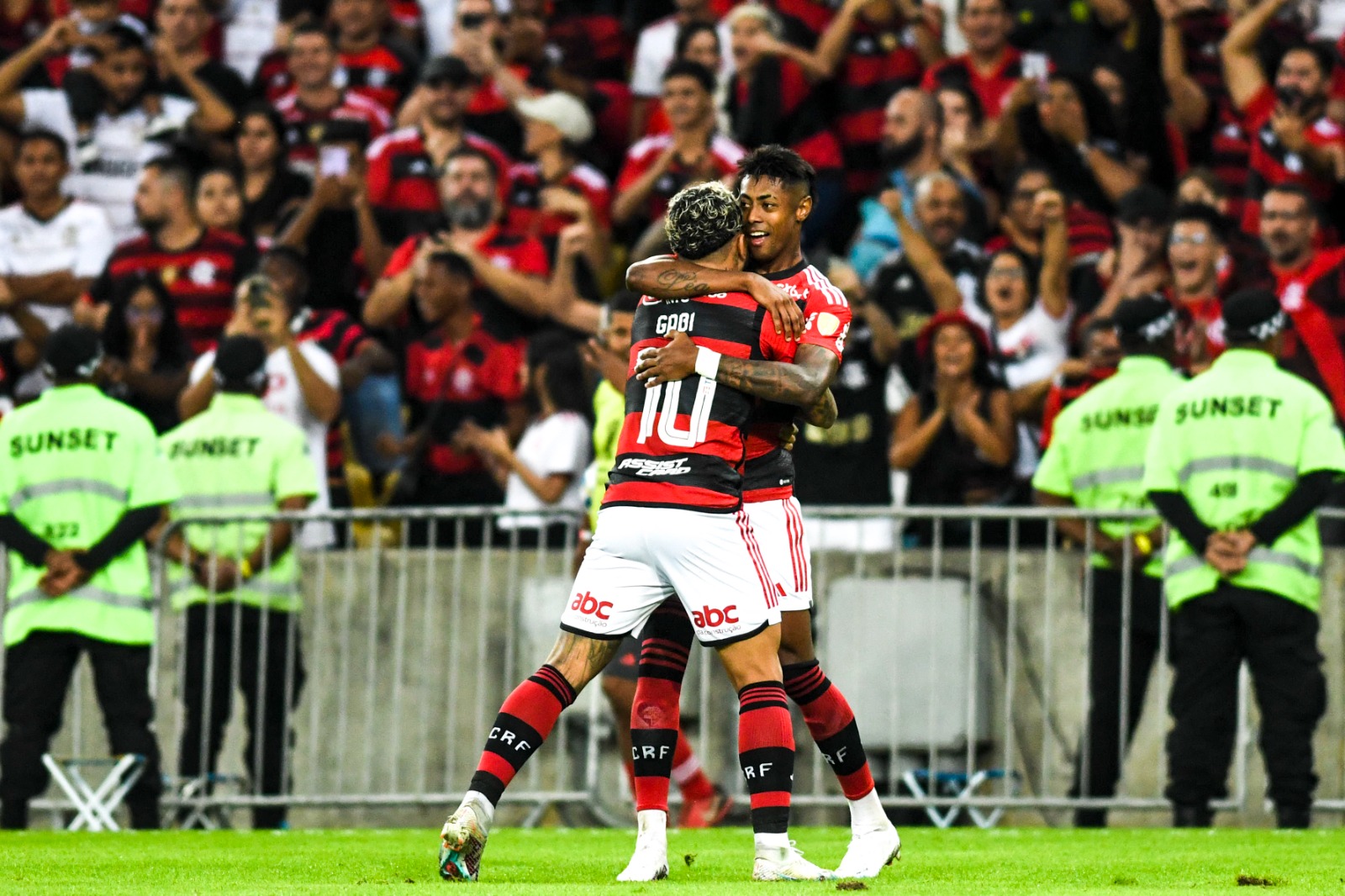 Libertadores: Flamengo vence Olimpia no Maracanã - Placar - O futebol sem  barreiras para você