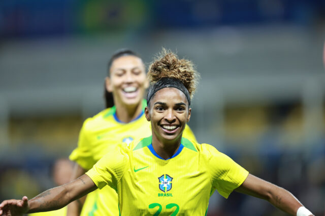 Brasil Vence Itália por 1 a 0 em Amistoso com Gol de Luany Brasil Vence Itália por 1 a 0 em Amistoso com Gol de Luany