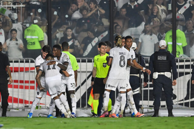 Brasileirão 2026: Botafogo Vence o Vasco de Virada em São Januário Brasileirão 2026: Botafogo Vence o Vasco de Virada em São Januário